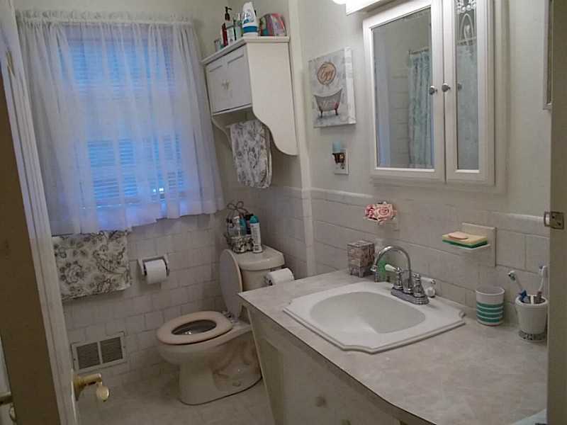 151 Chadsey Road North Kingstown, RI 02852 - Photo 17 of 23 Bathroom.