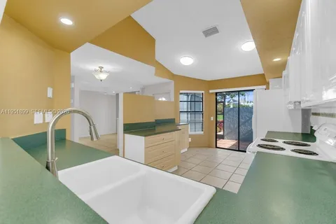 $379,000 | 8209 Waterford Avenue, Fort Lauderdale, FL 33321