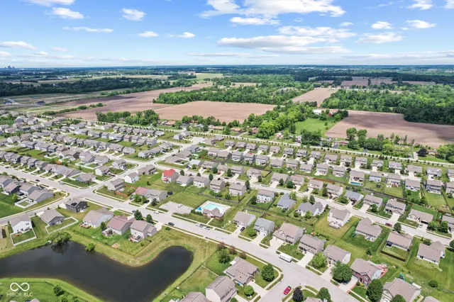 $275,000 | 10522 Hunters Crossing Boulevard, Indianapolis, IN 46239