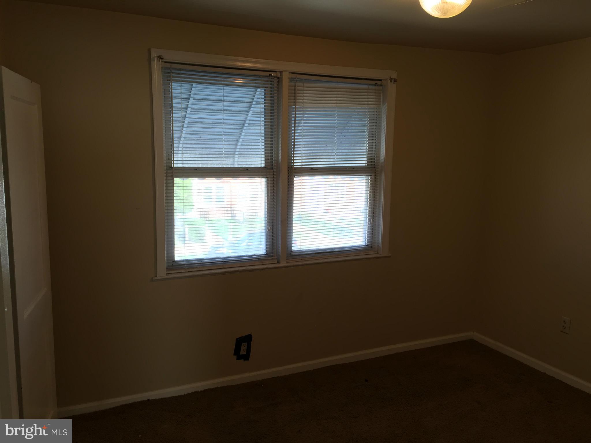 2438 Terra Firma Road Baltimore, MD 21225 - Photo 2 of 20 Living Room