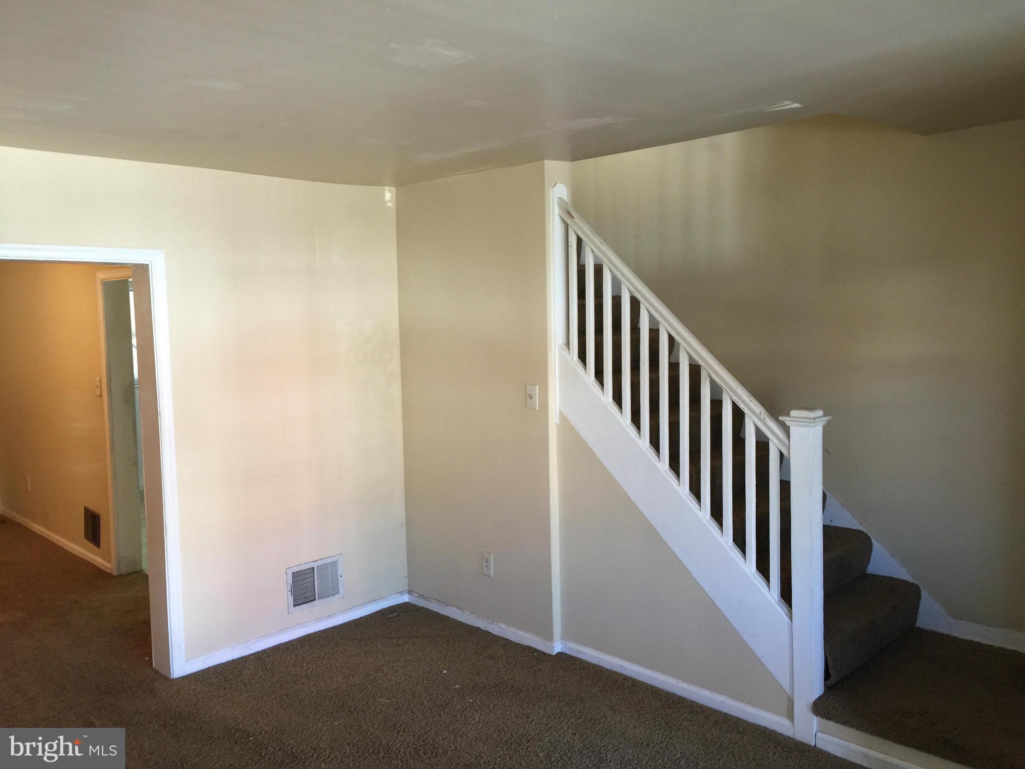 2438 Terra Firma Road Baltimore, MD 21225 - Photo 11 of 20 Living Room