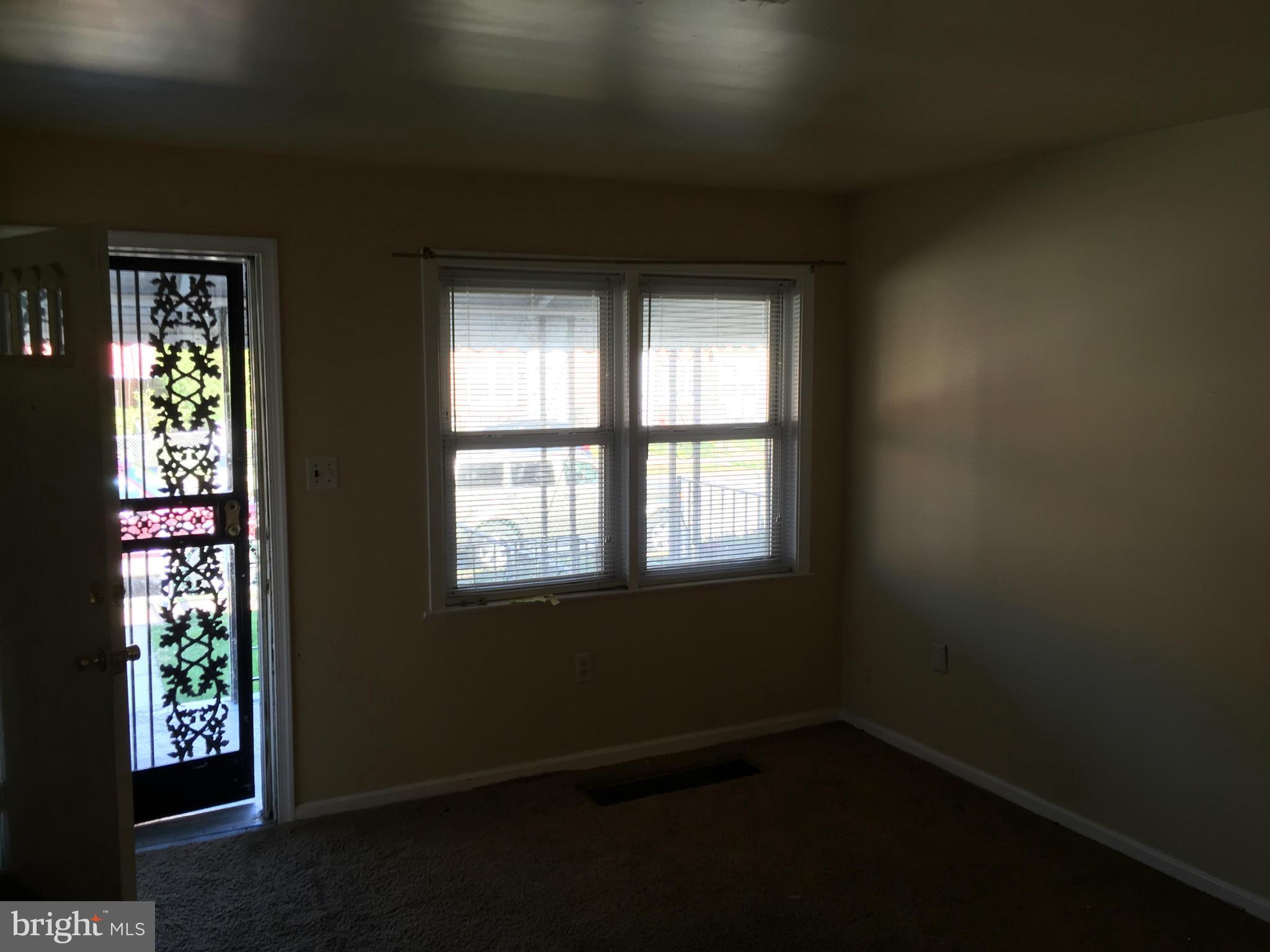 2438 Terra Firma Road Baltimore, MD 21225 - Photo 13 of 20 Living Room
