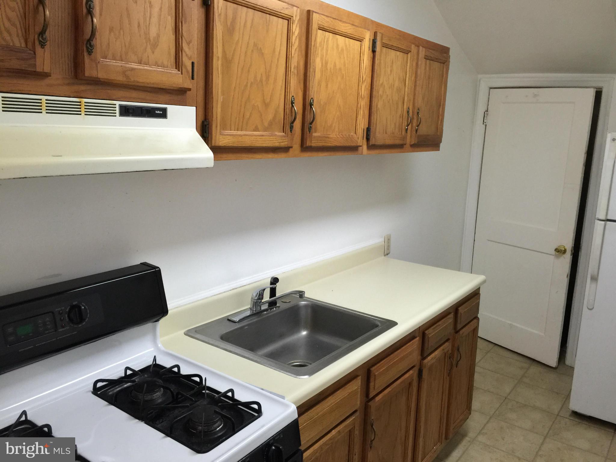 2438 Terra Firma Road Baltimore, MD 21225 - Photo 19 of 20 Kitchen