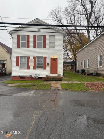 $125,000 | 10 East Green Street, Johnstown, NY 12095