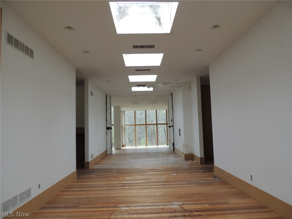 1000 Spring Run Road Northeast Warren, OH 44484 - Photo 5 of 11 Gallery Image 5