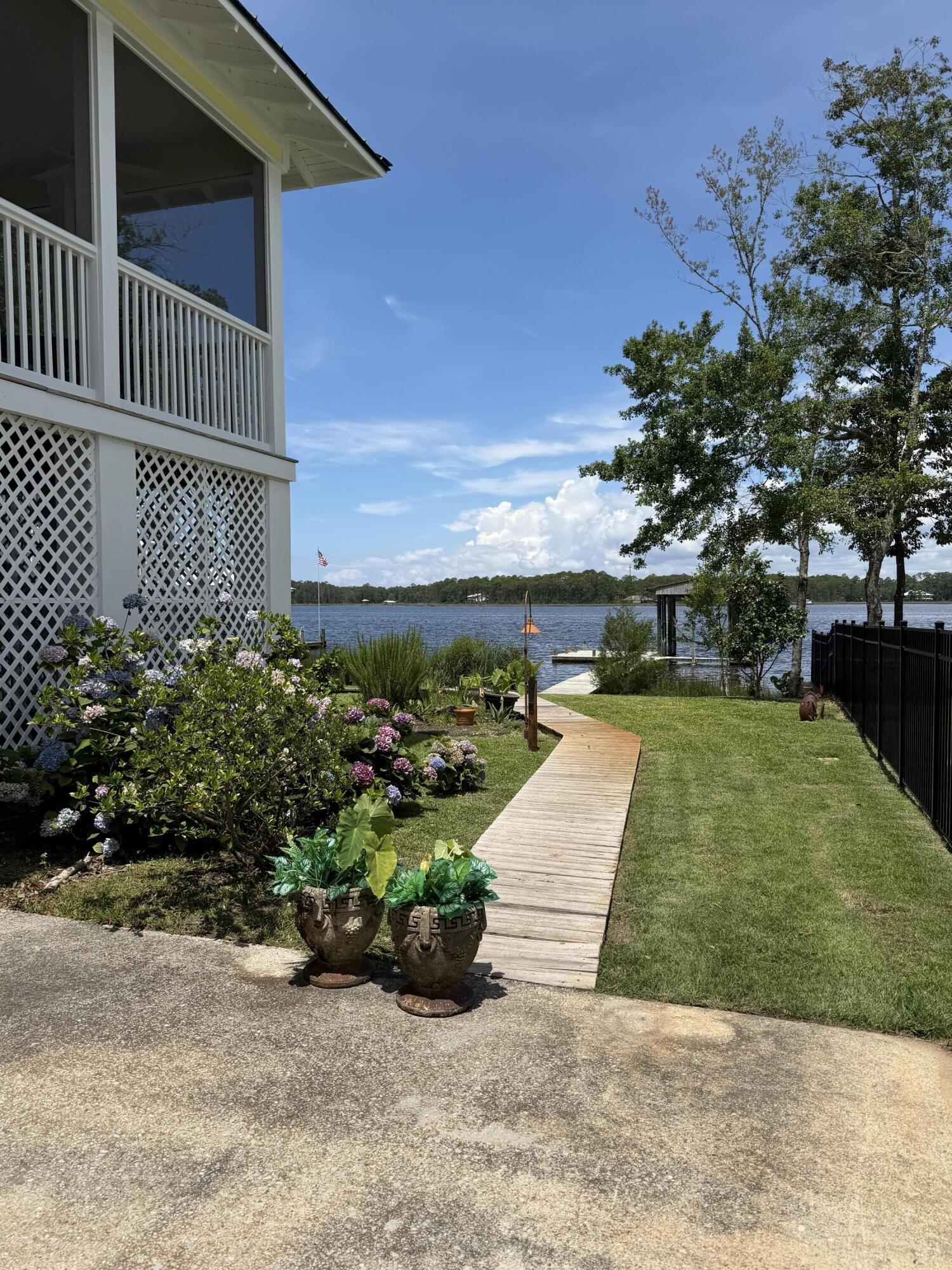 1422 Lagrange Road Freeport, FL 32439 - Photo 5 of 96 north side of home