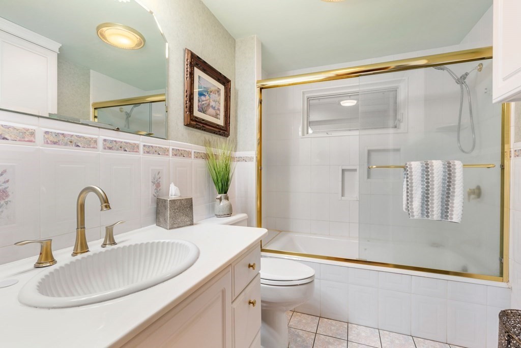 575 Piper Road West Springfield, MA 01089 - Photo 16 of 40 a bathroom with a sink toilet and shower