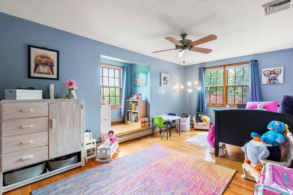 575 Piper Road West Springfield, MA 01089 - Photo 20 of 40 a living room with furniture and a wooden floor