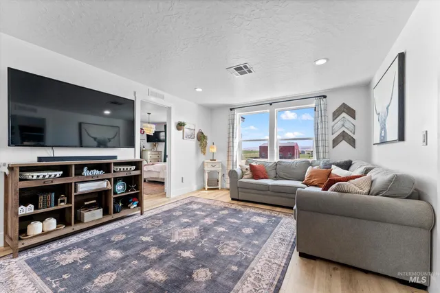 $999,900 | 2462 Succor Creek Road, Homedale, ID 83628