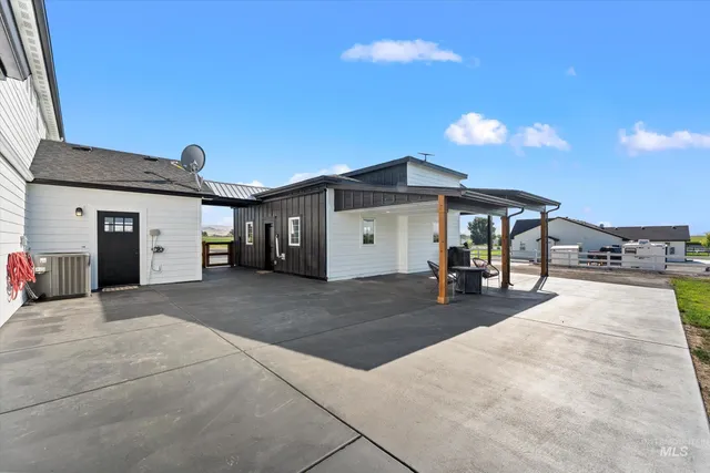 $999,900 | 2462 Succor Creek Road, Homedale, ID 83628