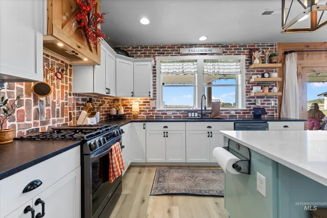 $999,900 | 2462 Succor Creek Road, Homedale, ID 83628