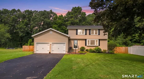 $449,000 | 61 Broadleaf Circle, Windsor, CT 06095