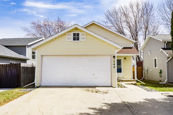 $222,000 | 742 47 1/2 Street South, Fargo, ND 58103