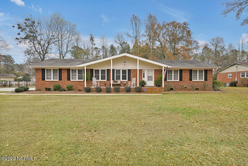361CountryClubRoad-01
