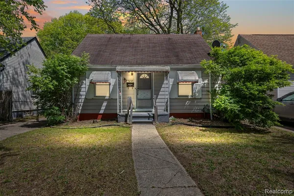 $1,400 | 7490 Lamphere, Redford, MI 48239