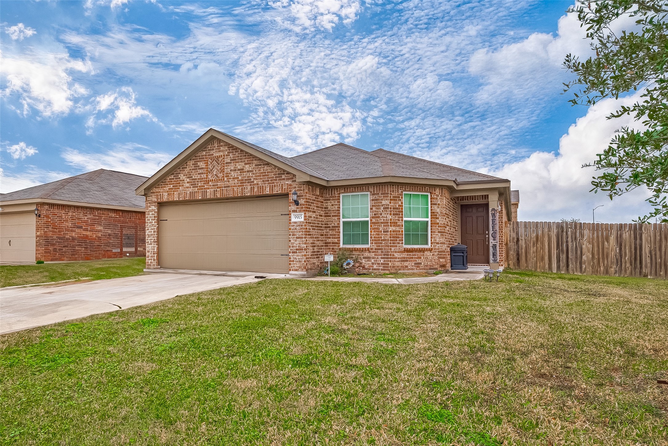 9915 Garnet Grove Drive Rosharon, TX 77583 - Photo 2 of 43