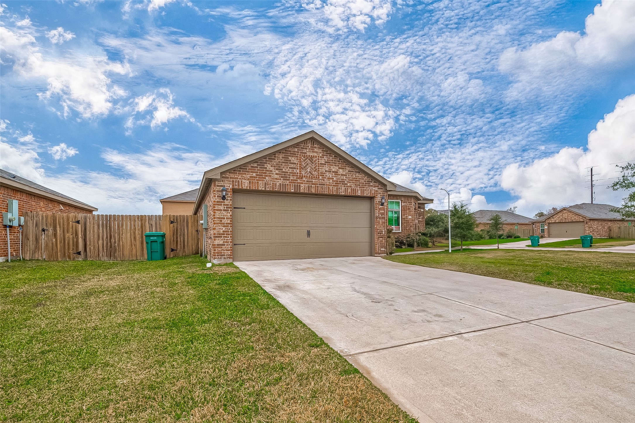 9915 Garnet Grove Drive Rosharon, TX 77583 - Photo 4 of 43