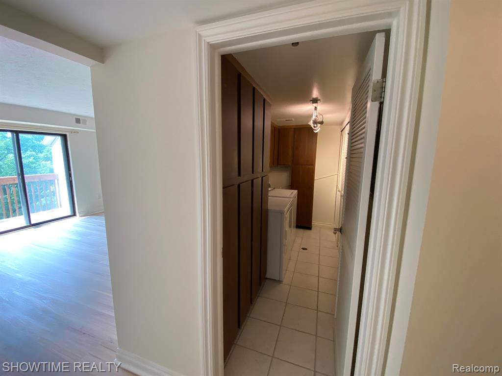1697 Riverside Drive, Unit 18 Rochester Hills, MI 48309 - Photo 27 of 32 Gallery Image 27