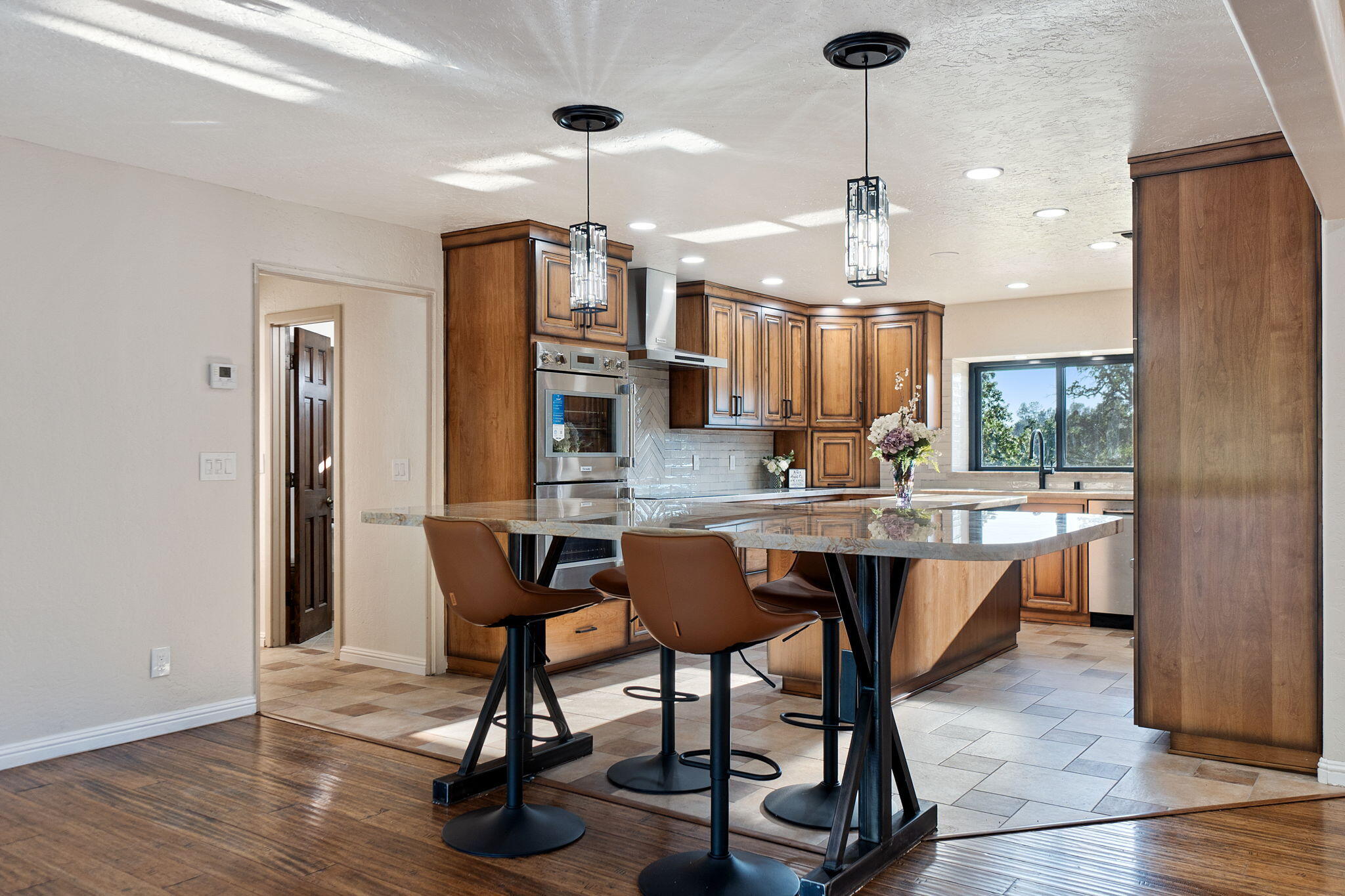 20831 Clough Creek Road Redding, CA 96002 - Photo 34 of 107 Kitchen table