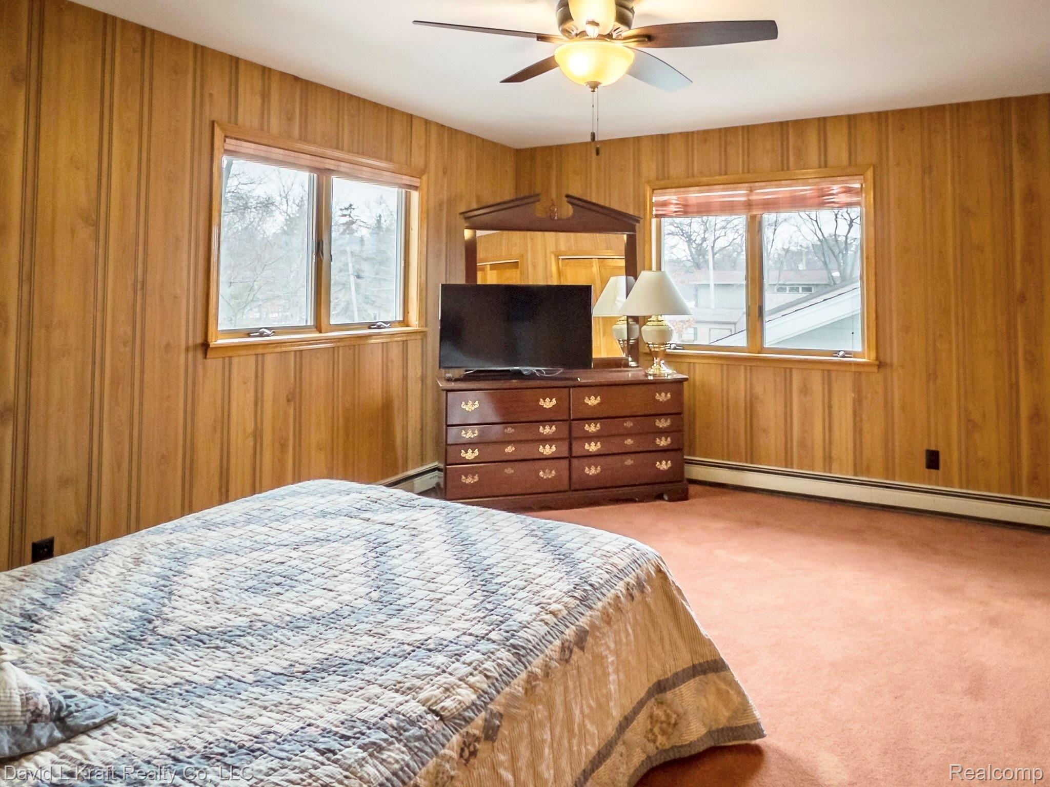 8524 Crescent Beach Road Pigeon, MI 48755 - Photo 26 of 41 8524CBBed2View2.jpg