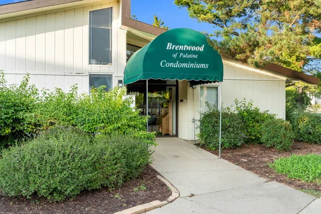 $1,700 | 1489 North Winslowe Drive, Unit 303, Palatine, IL 60074