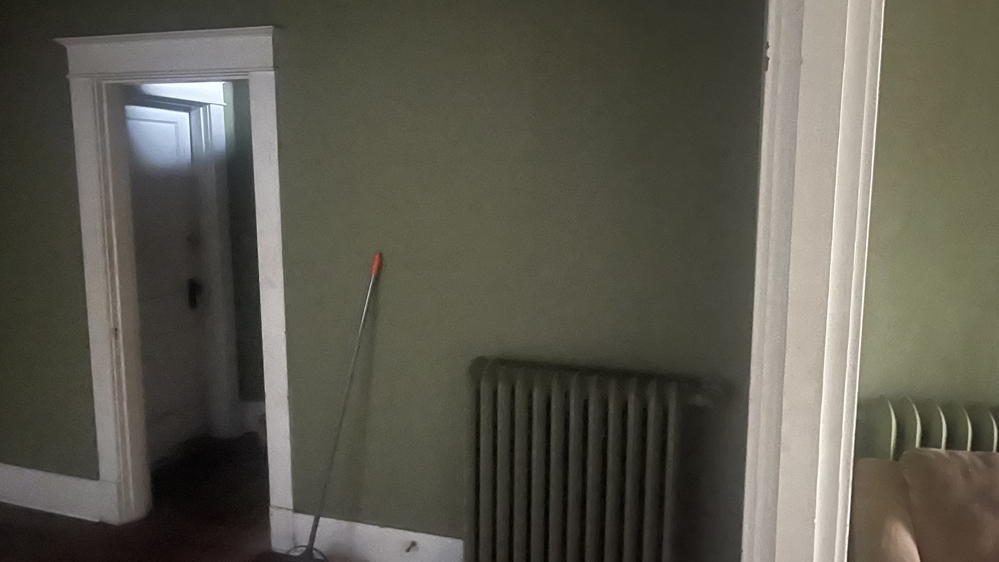 714 Spring Street Memphis, TN 38112 - Photo 13 of 21 a view of a mirror