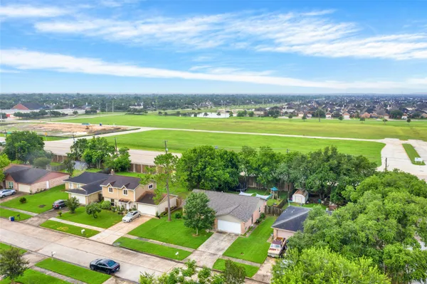 $2,100 | 6219 Silver Leaf Drive, League City, TX 77573