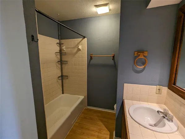 $1,350 | 212 Lanham Court, White Settlement, TX 76108