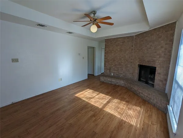 $1,350 | 212 Lanham Court, White Settlement, TX 76108