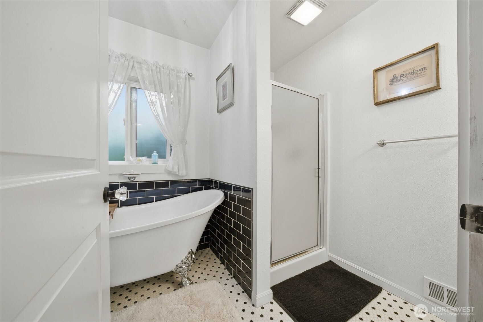 701 Jennings Street Sedro-Woolley, WA 98284 - Photo 11 of 40 a bathroom with a sink and a mirror