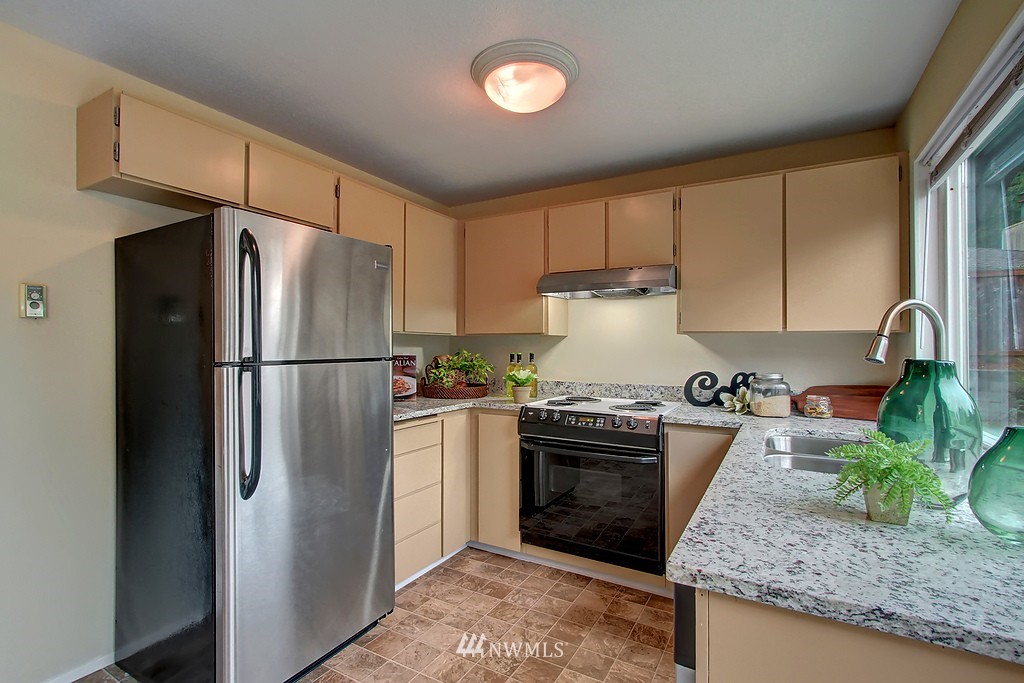 17221 24th Avenue Southeast Bothell, WA 98012 - Photo 3 of 13