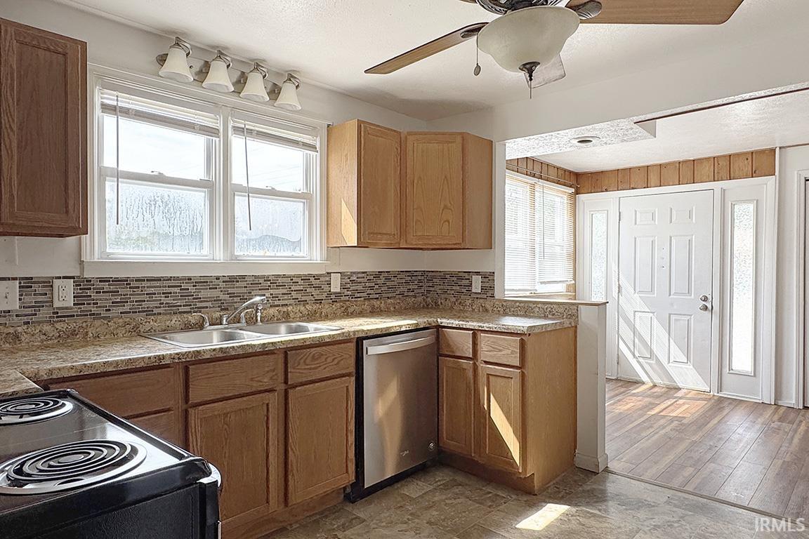 59636 Rosedale Avenue Elkhart, IN 46517 - Photo 13 of 37 Gallery Image 13
