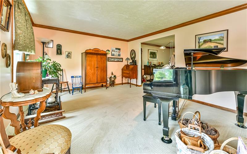 3102 Haberlein Road Gibsonia, PA 15044 - Photo 3 of 25 Gallery Image 3