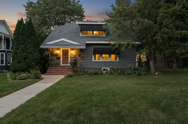 $360,000 | 406 8th Place Northwest, Austin, MN 55912