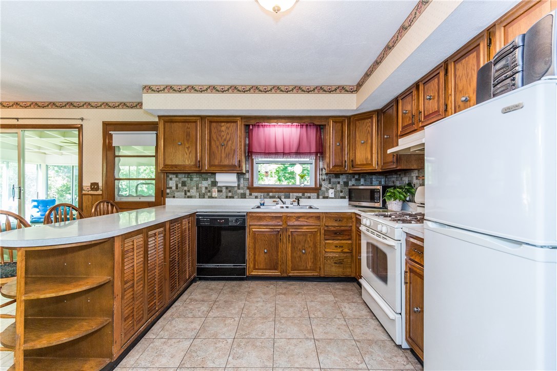 58 Jackson Schoolhouse Road Glocester, RI 02814 - Photo 11 of 39 Gallery Image 11
