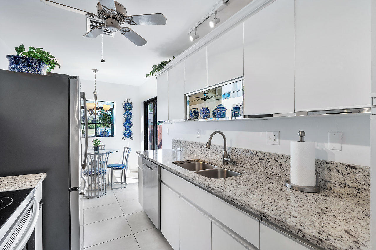 5150 Nesting Way, Unit B Delray Beach, FL 33484 - Photo 12 of 28 Kitchen