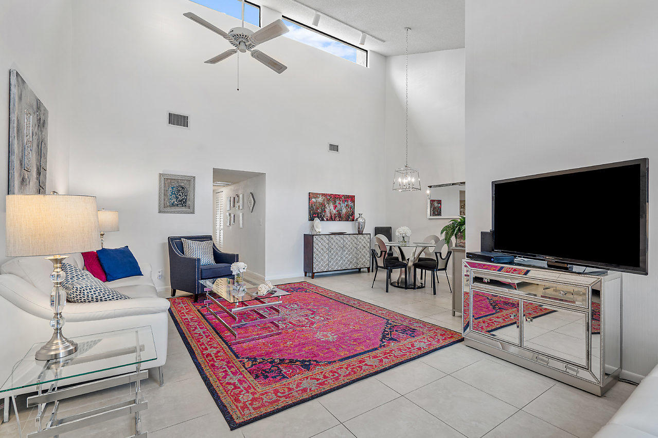 5150 Nesting Way, Unit B Delray Beach, FL 33484 - Photo 5 of 28 Living Room