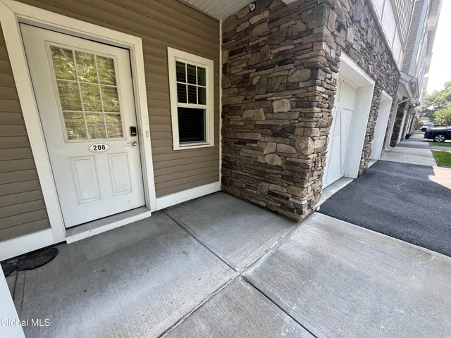 $2,758 | 74 Weibel Avenue, Unit 2STR205, Saratoga Springs, NY 12866