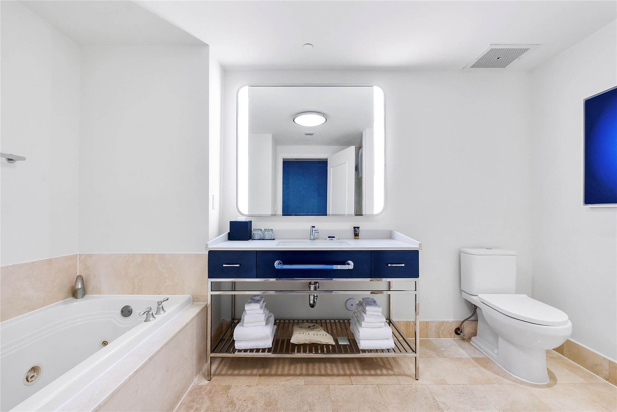 4401 Collins Avenue, Unit 2701 Miami Beach, FL 33140 - Photo 23 of 43 Photo 23