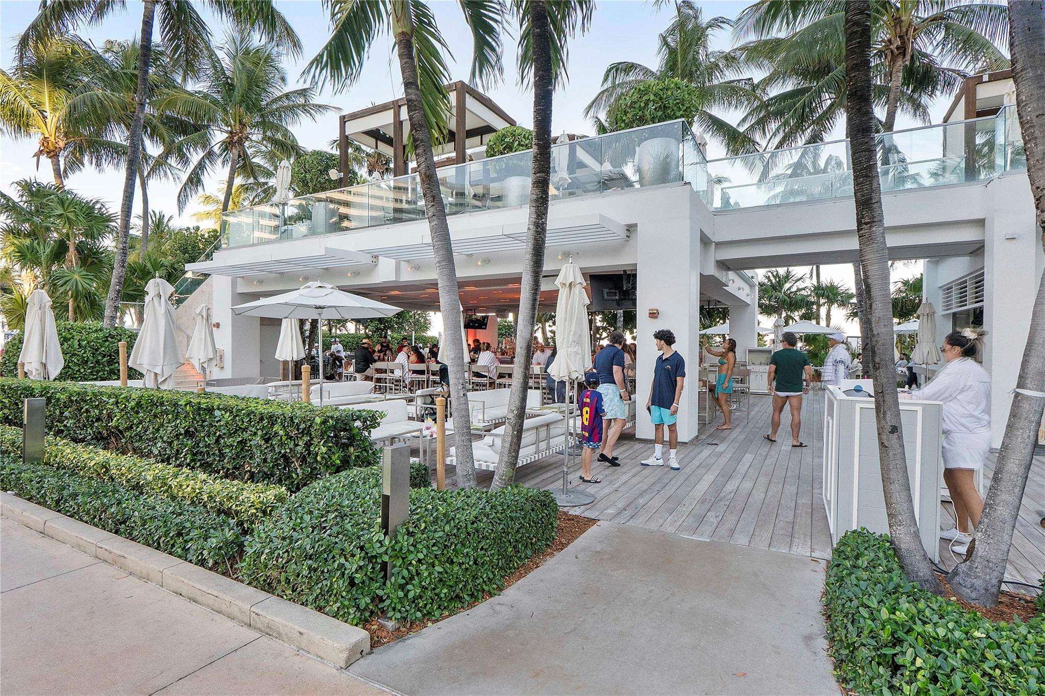 4401 Collins Avenue, Unit 2701 Miami Beach, FL 33140 - Photo 31 of 43 Photo 31