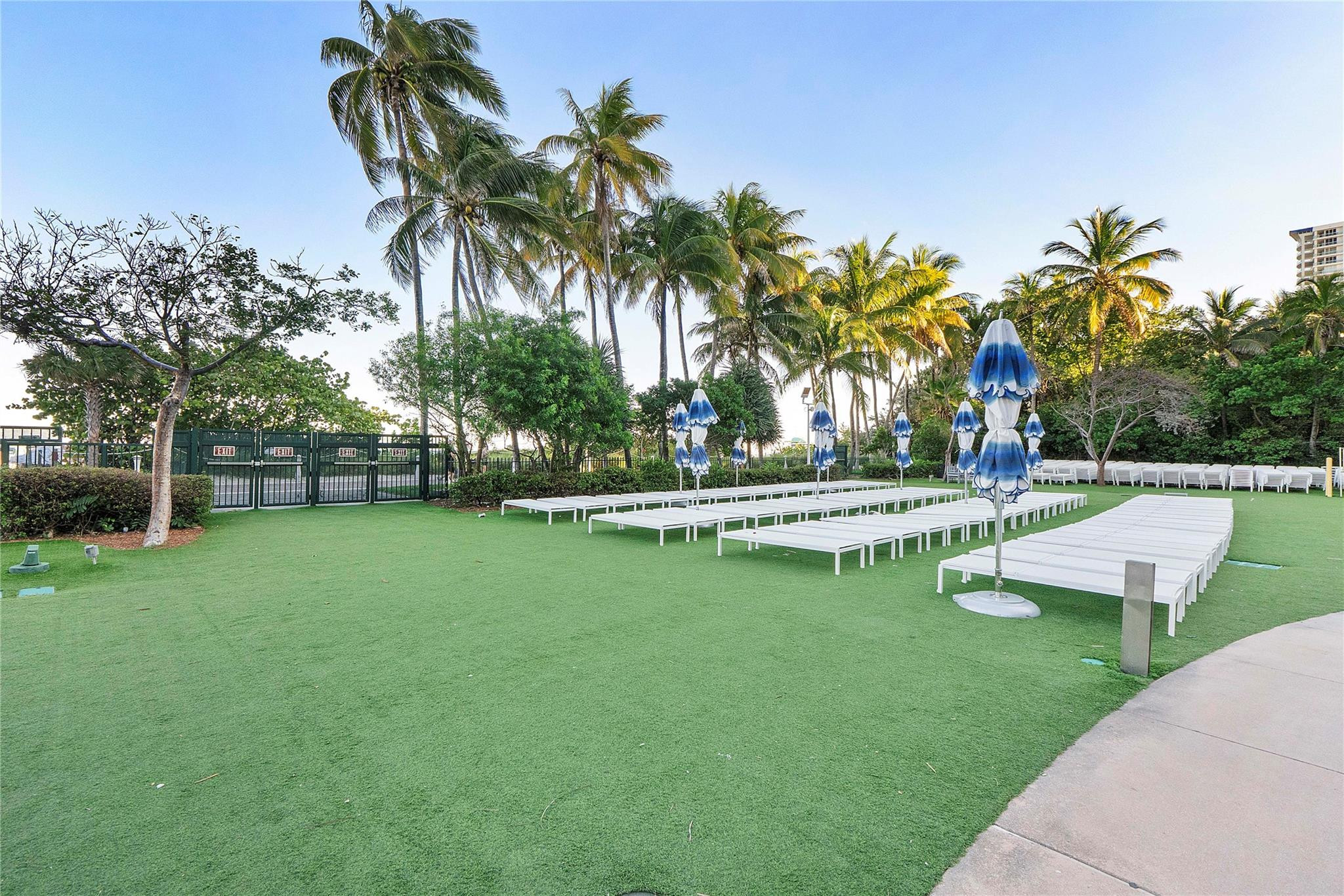 4401 Collins Avenue, Unit 2701 Miami Beach, FL 33140 - Photo 33 of 43 Photo 33