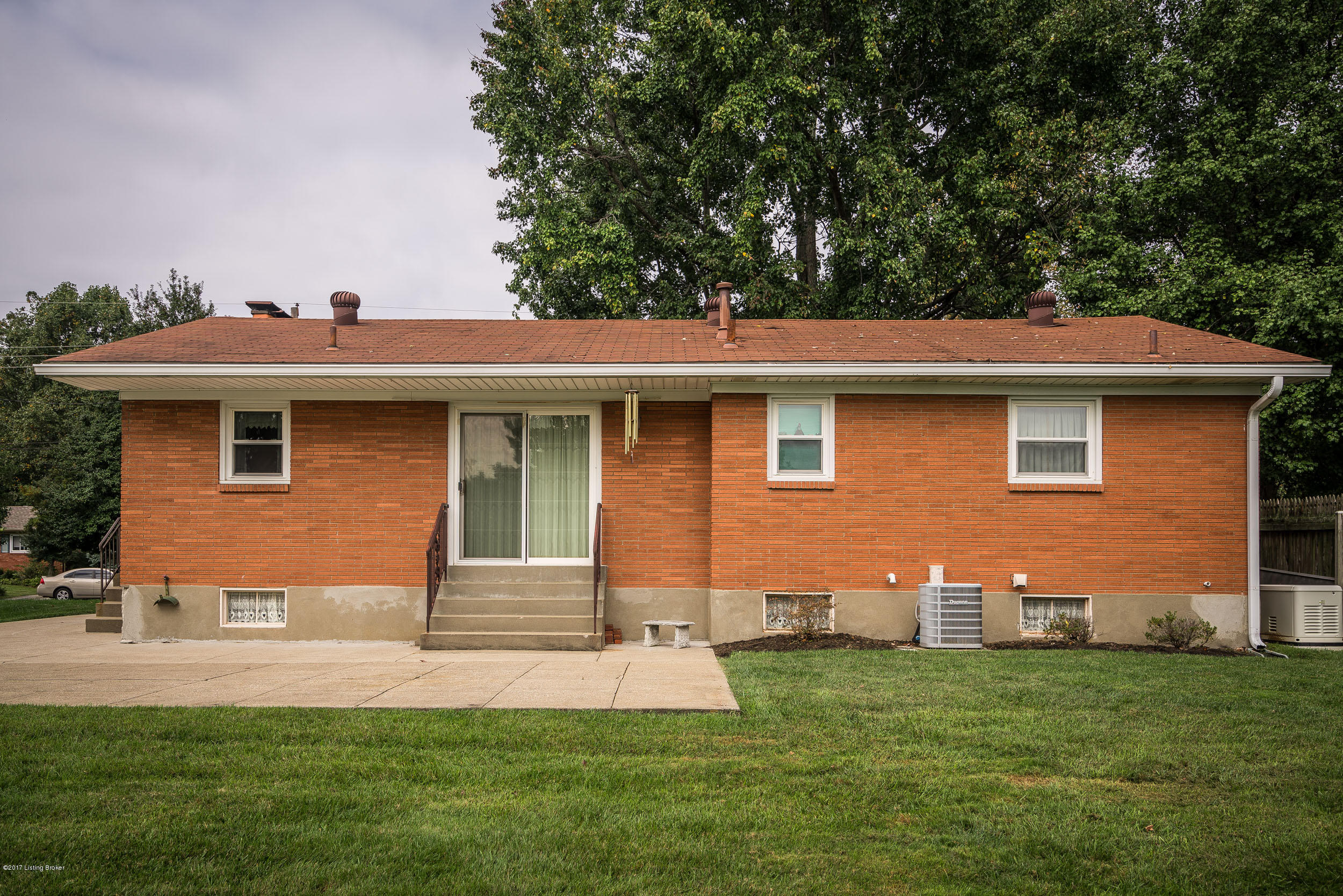 8213 Delido Road Louisville, KY 40219 - Photo 20 of 45 19