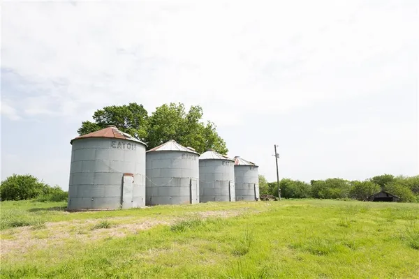 $425,000 | 214 20000 Road, Cherryvale, KS 67335