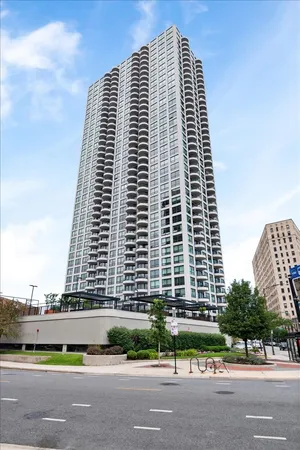 $2,995 | 2020 North Lincoln Park West, Unit 31C, Chicago, IL 60614