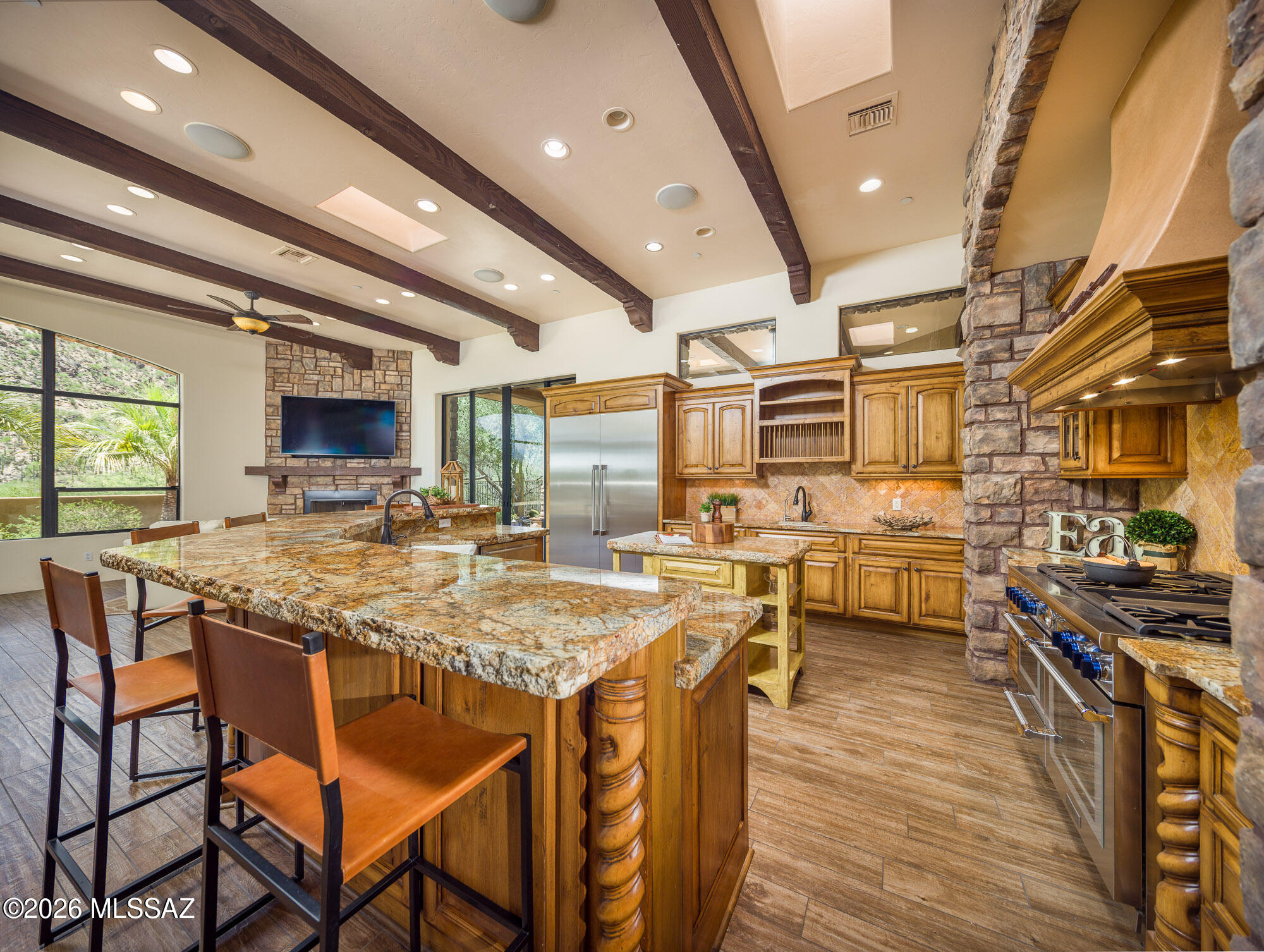 14225 North Rocking Ridge Court Marana, AZ 85658 - Photo 13 of 51 Kitchen with breakfast bar