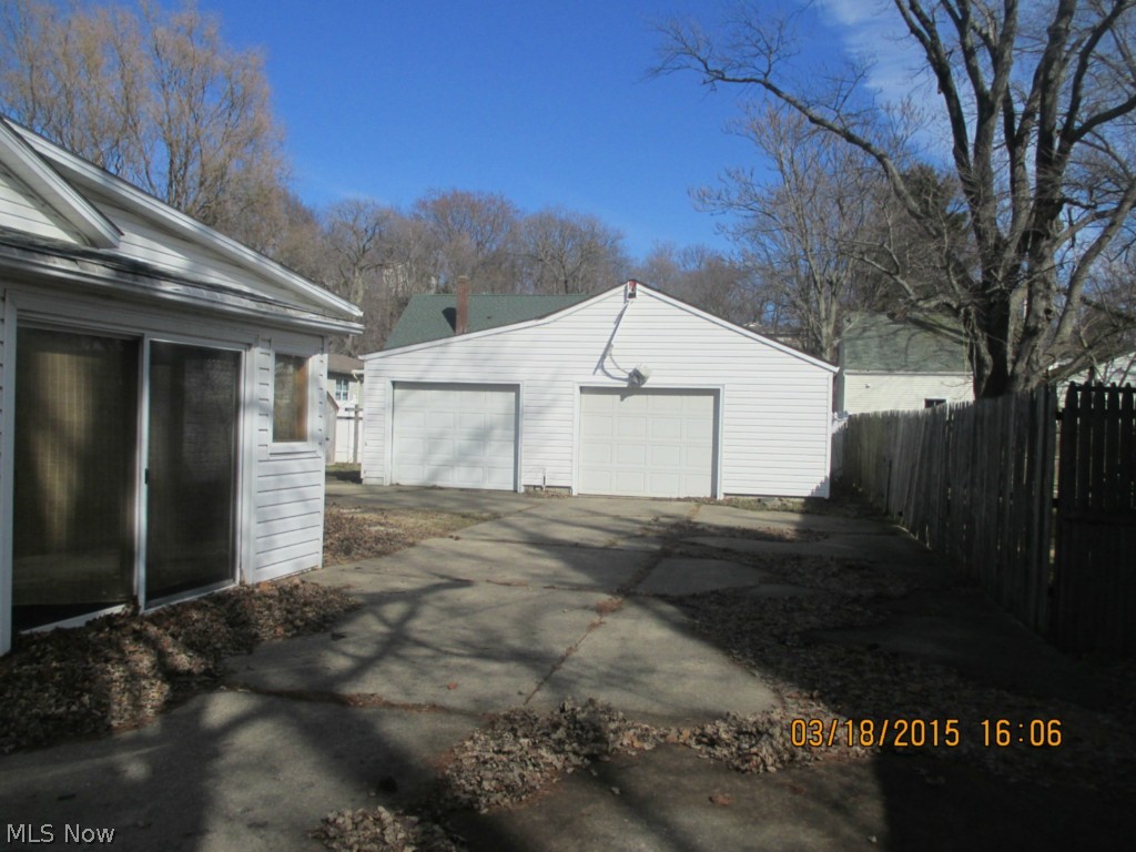 563 Massillon Road Akron, OH 44306 - Photo 3 of 16