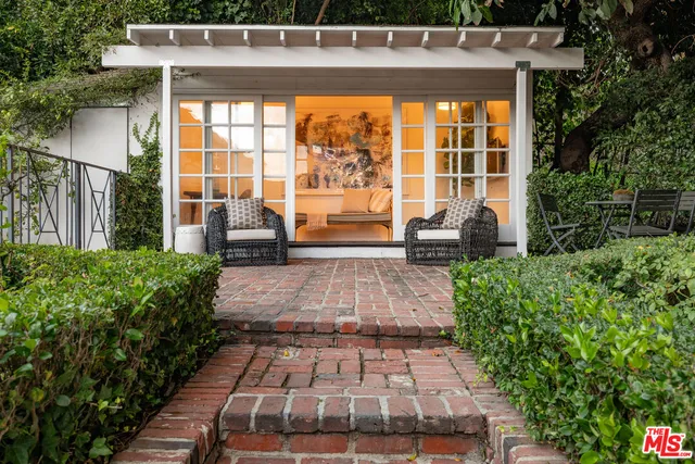 a view of outdoor space yard and patio