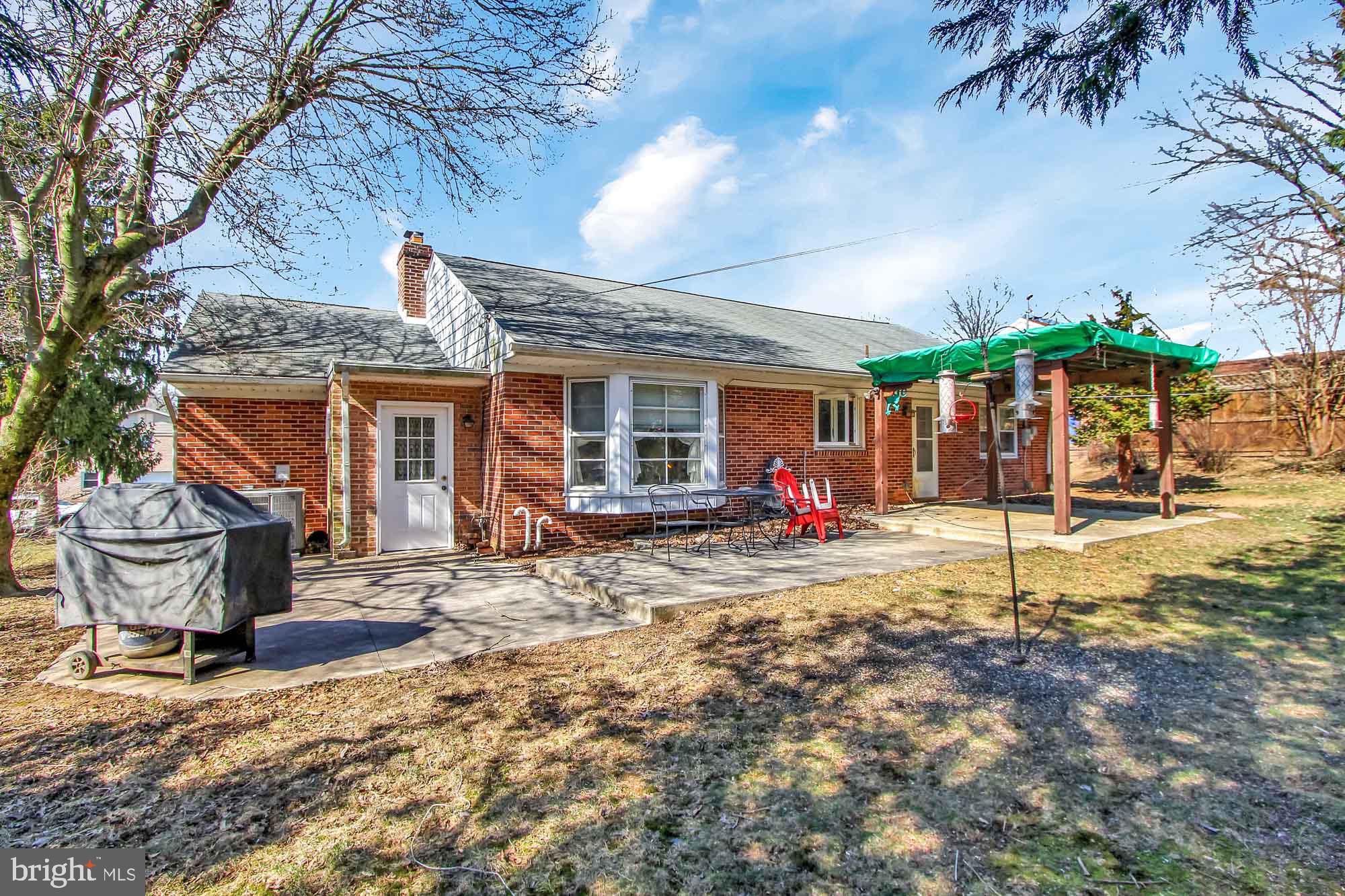 362 Greendale Road York, PA 17403 - Photo 3 of 27