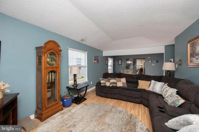 $299,999 | 662 Barbados Drive, Williamstown, NJ 08094