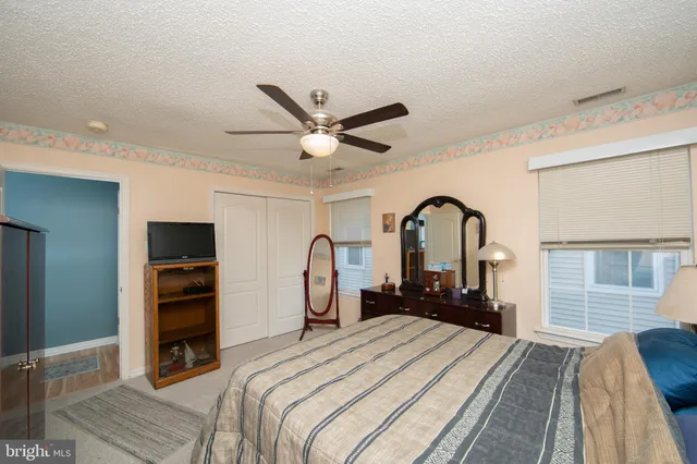 $299,999 | 662 Barbados Drive, Williamstown, NJ 08094